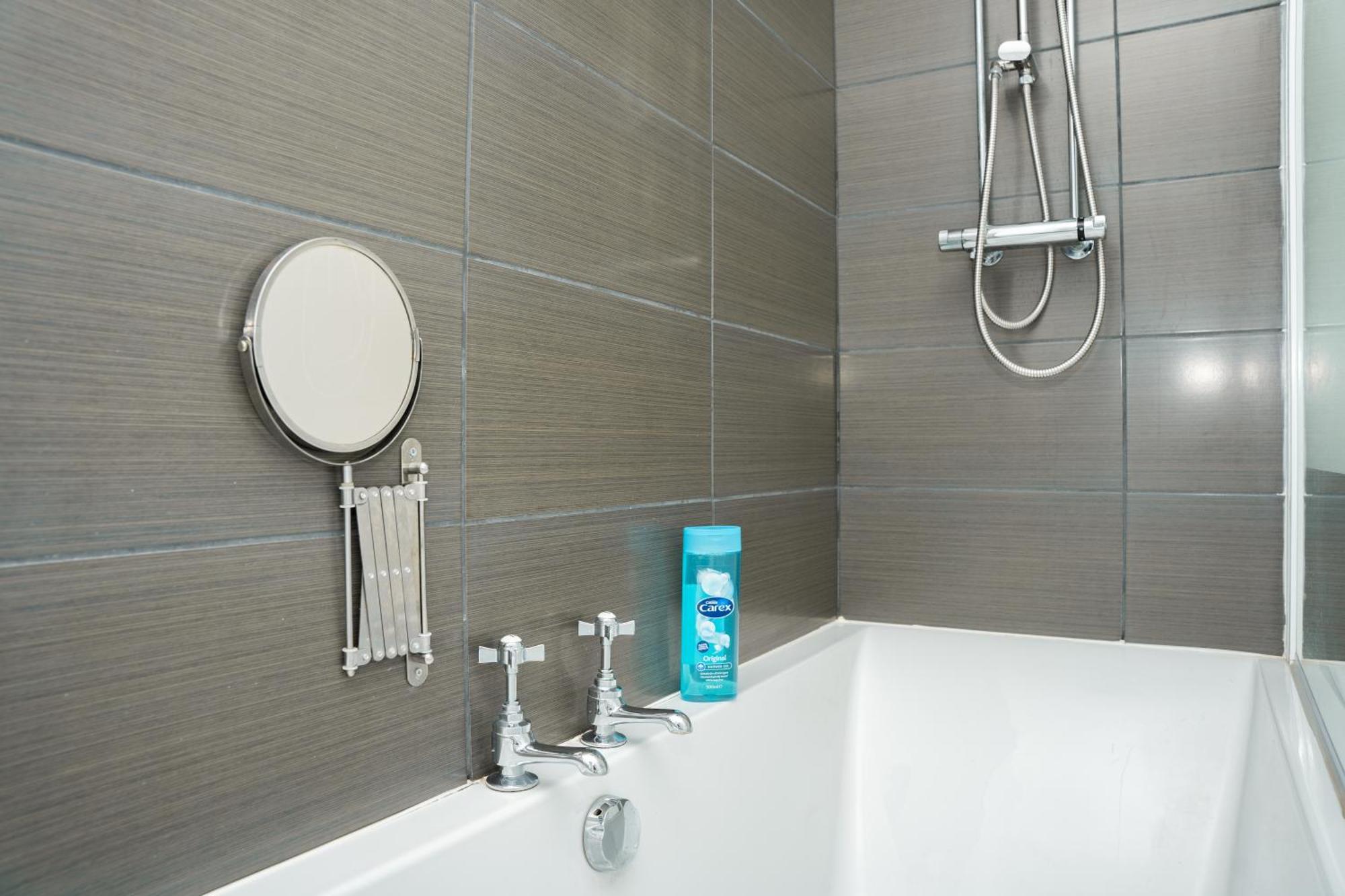 Willa Stylish 3 Bed House With Free Parking Leeds  Zewnętrze zdjęcie