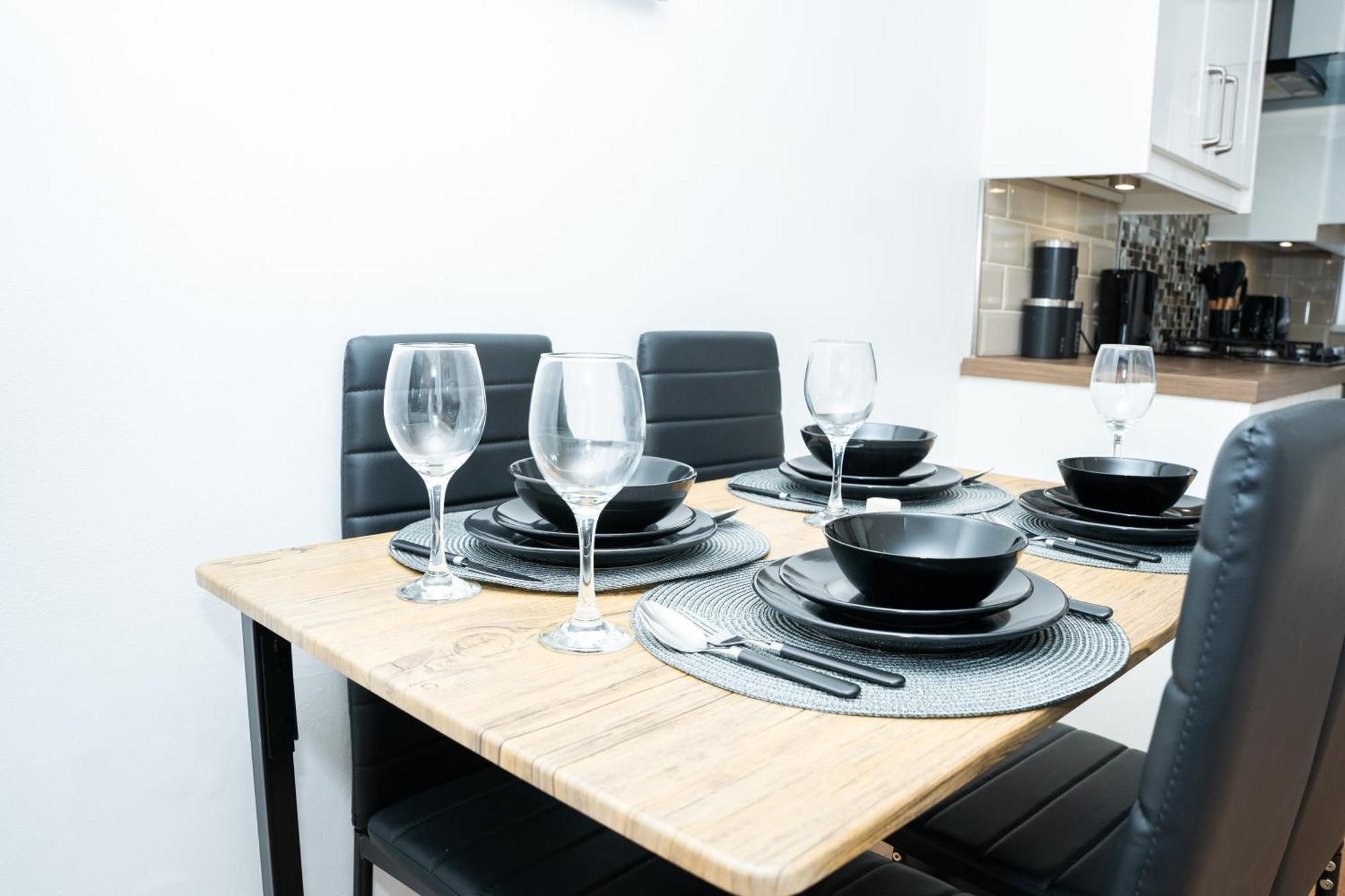 Willa Stylish 3 Bed House With Free Parking Leeds  Zewnętrze zdjęcie